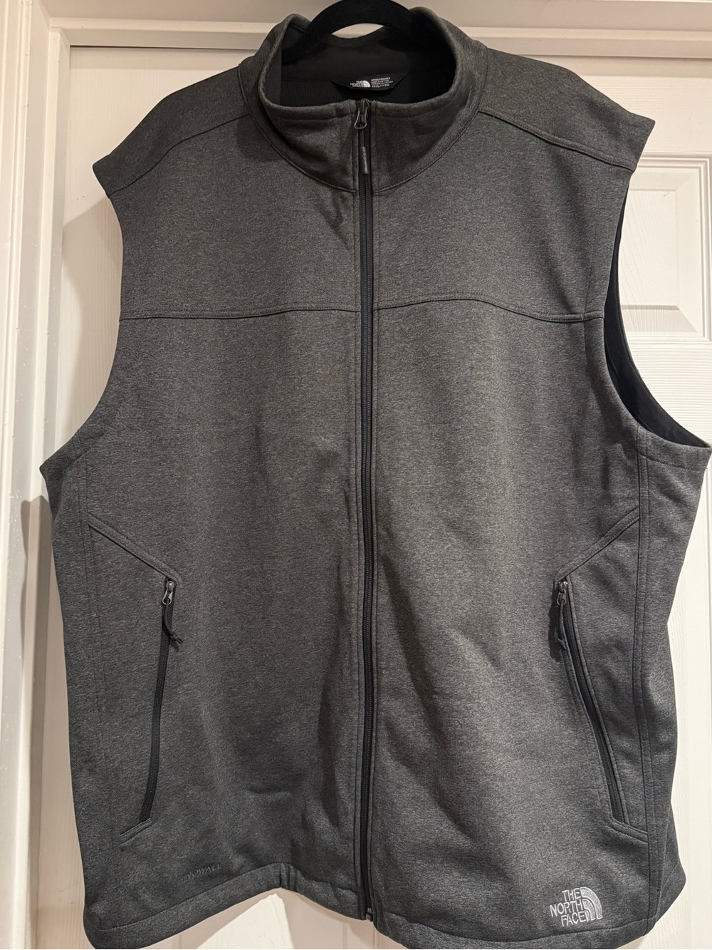 The North Face Men's Dark Gray Full-Zip Softshell Vest